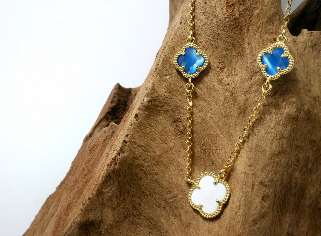 Clover necklace with blu quartz and mother of pearl