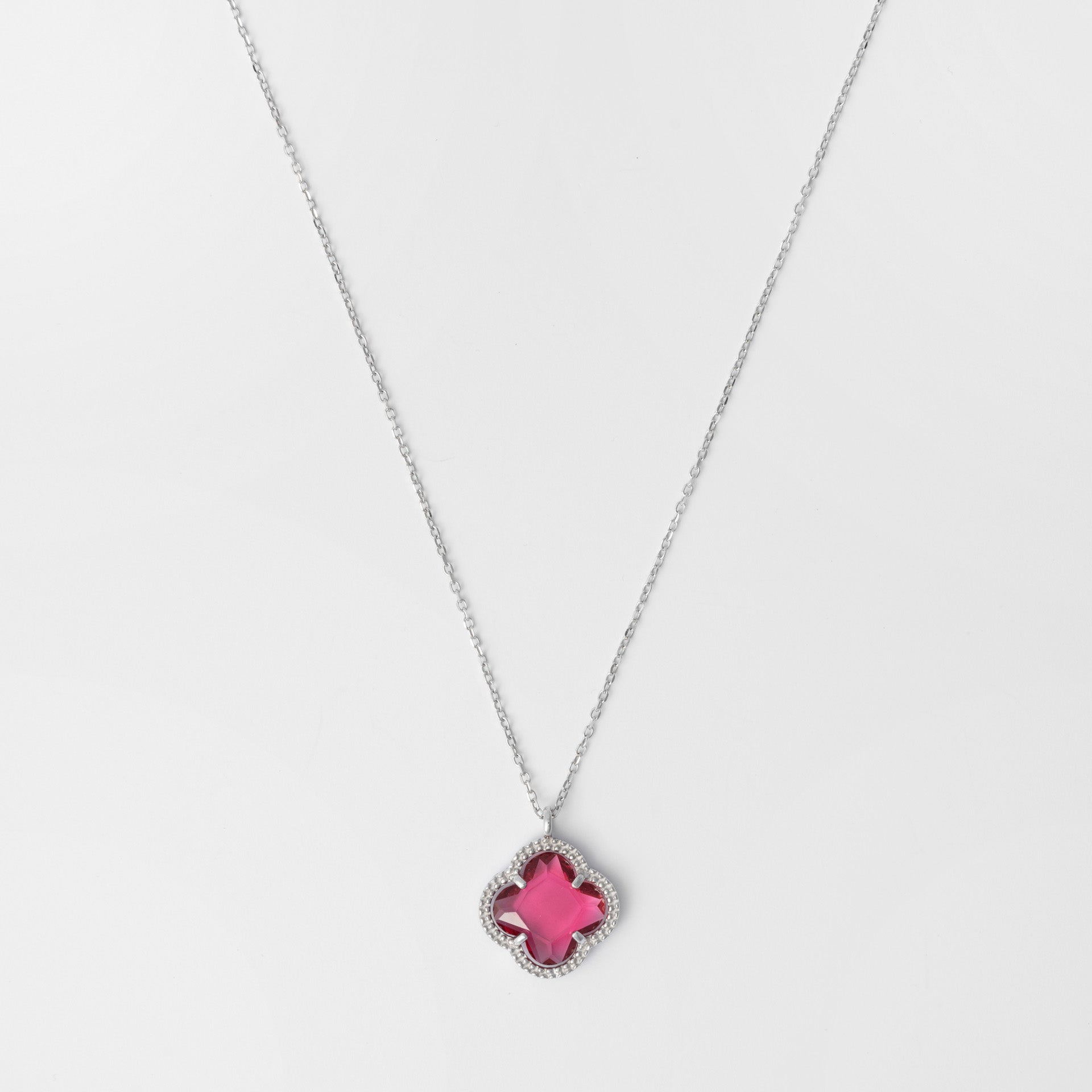 CLOVER GOLD NECKLACE WITH RED QUARTZ