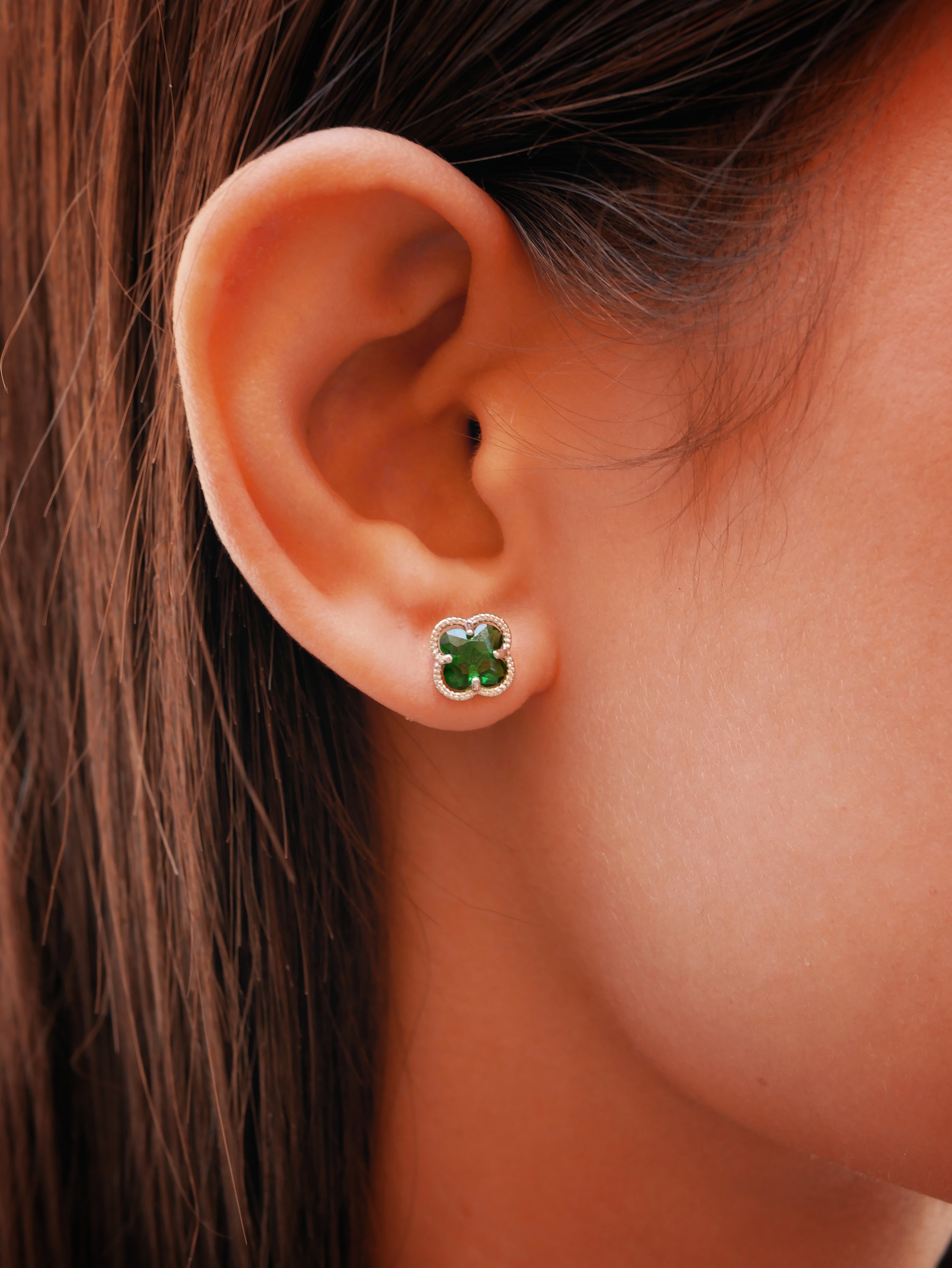 Cloverleaf earrings with emerald quartz