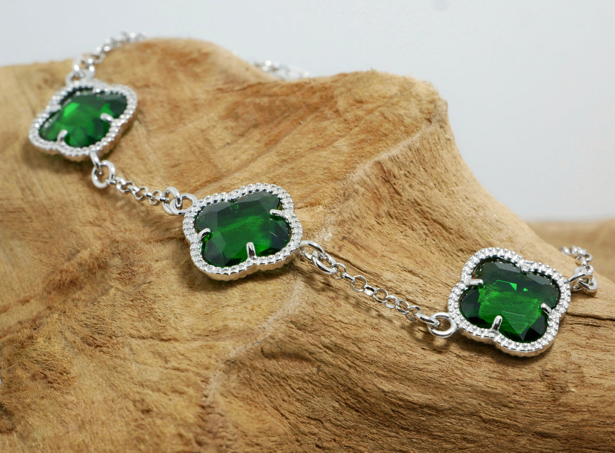 CLOVERLEAF  with emerald quartz