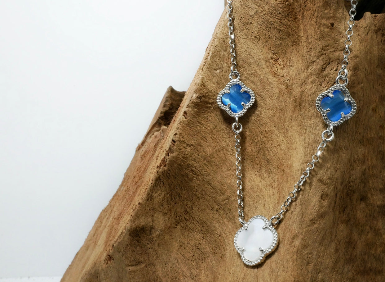 Clover necklace with blu quartz and mother of pearl