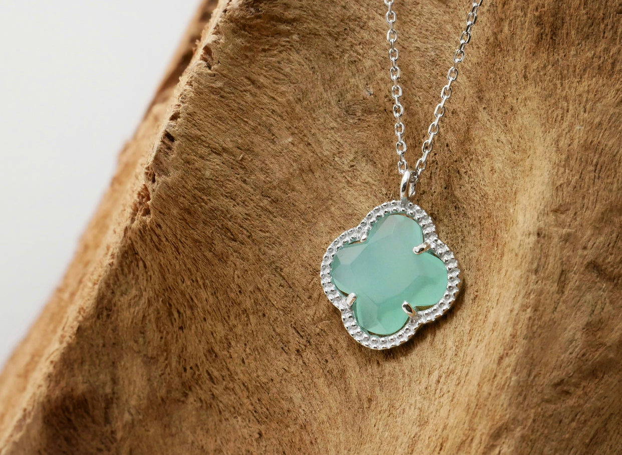 CLOVER Silver Necklace with Green Quartz